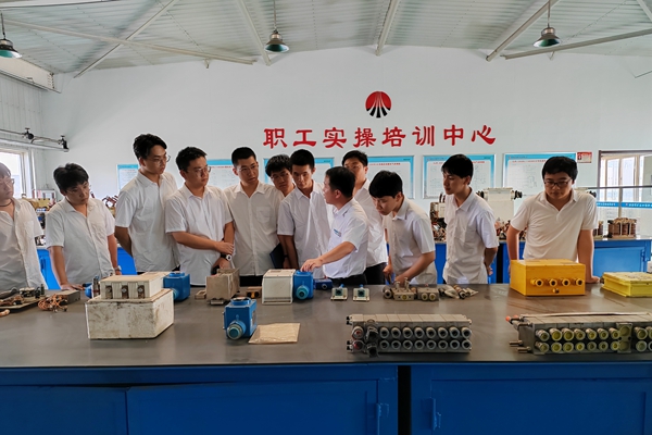 1700031730137104.jpg 职工岗位立异培训交流_副本.jpg