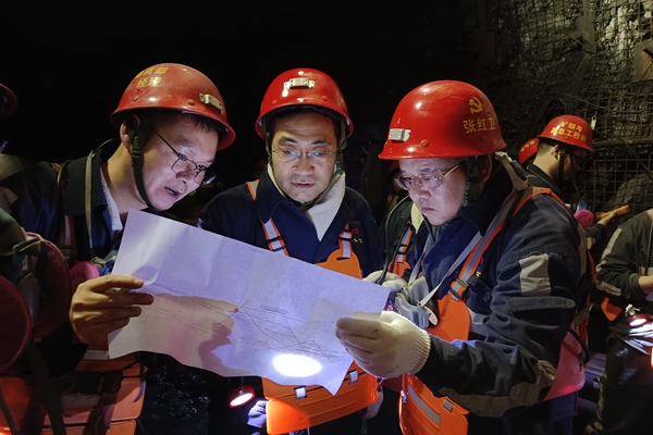 1700621599195278.jpg 焦总现场审查图纸_副本.jpg