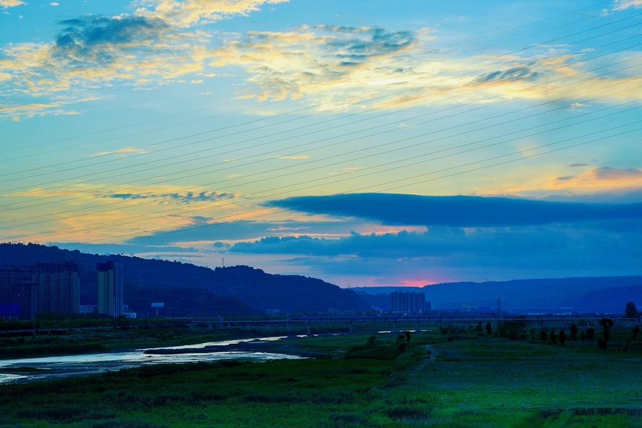 ��ɫ�����