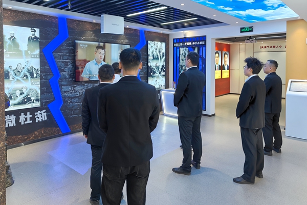 1747032910163575.jpg 1_¸±±¾.jpg