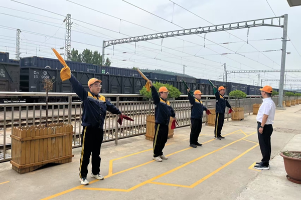 1752055065118991.jpg 岗位练兵_副本.jpg