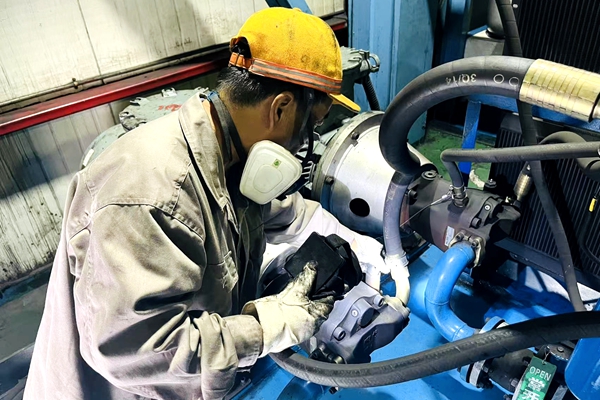 1752484744183304.jpg 装备维护_副本.jpg